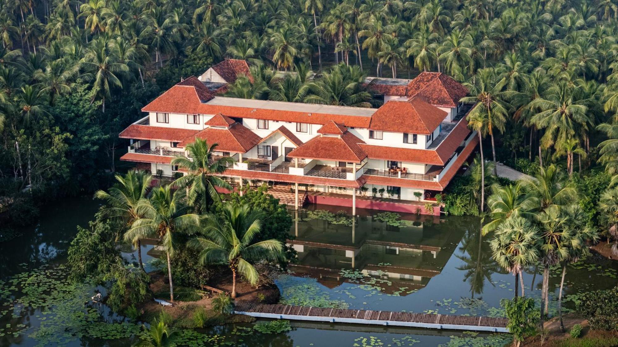 Sterling Palavelli Godavari Hotel Rāzole Exterior photo