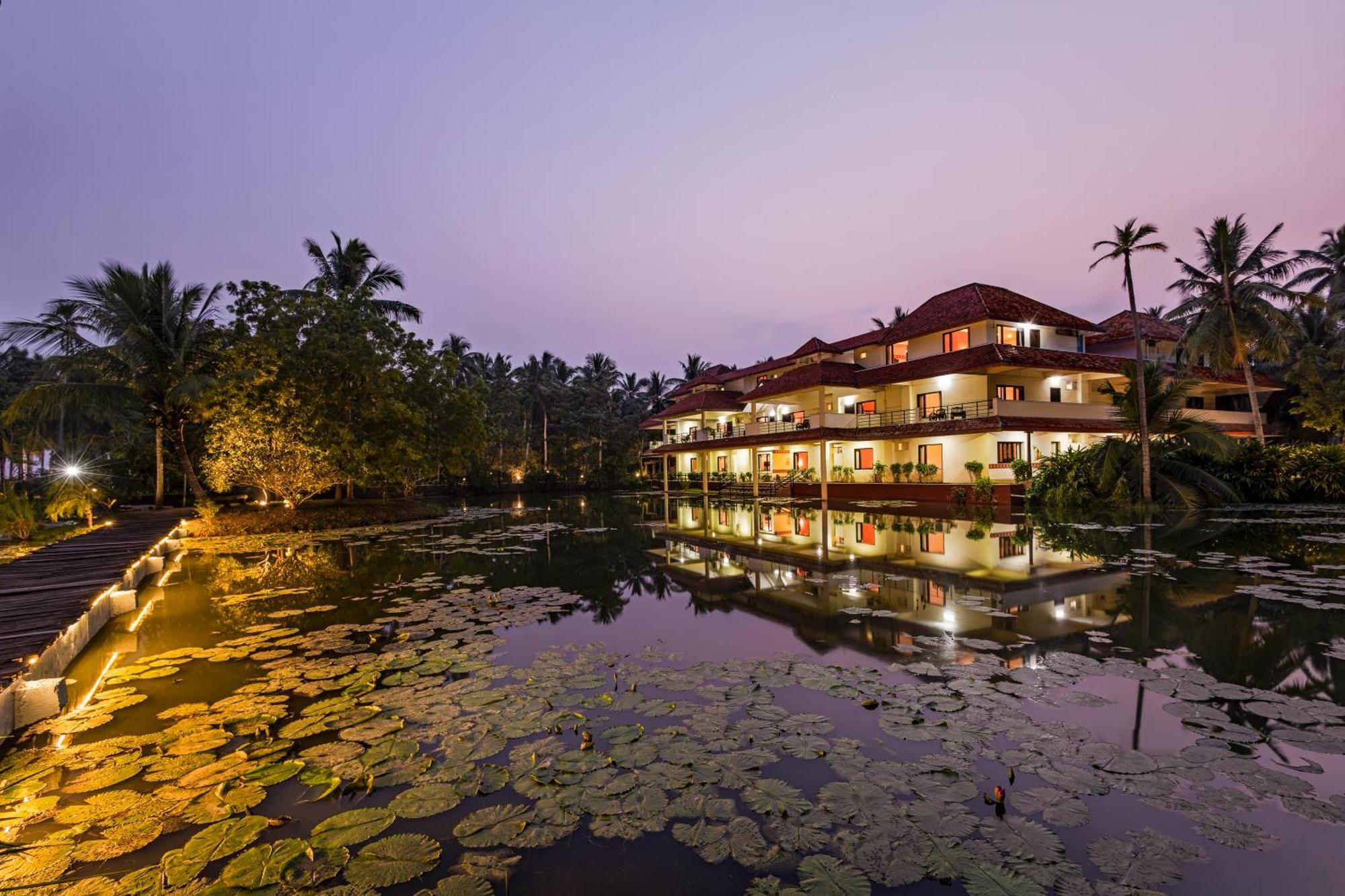 Sterling Palavelli Godavari Hotel Rāzole Exterior photo