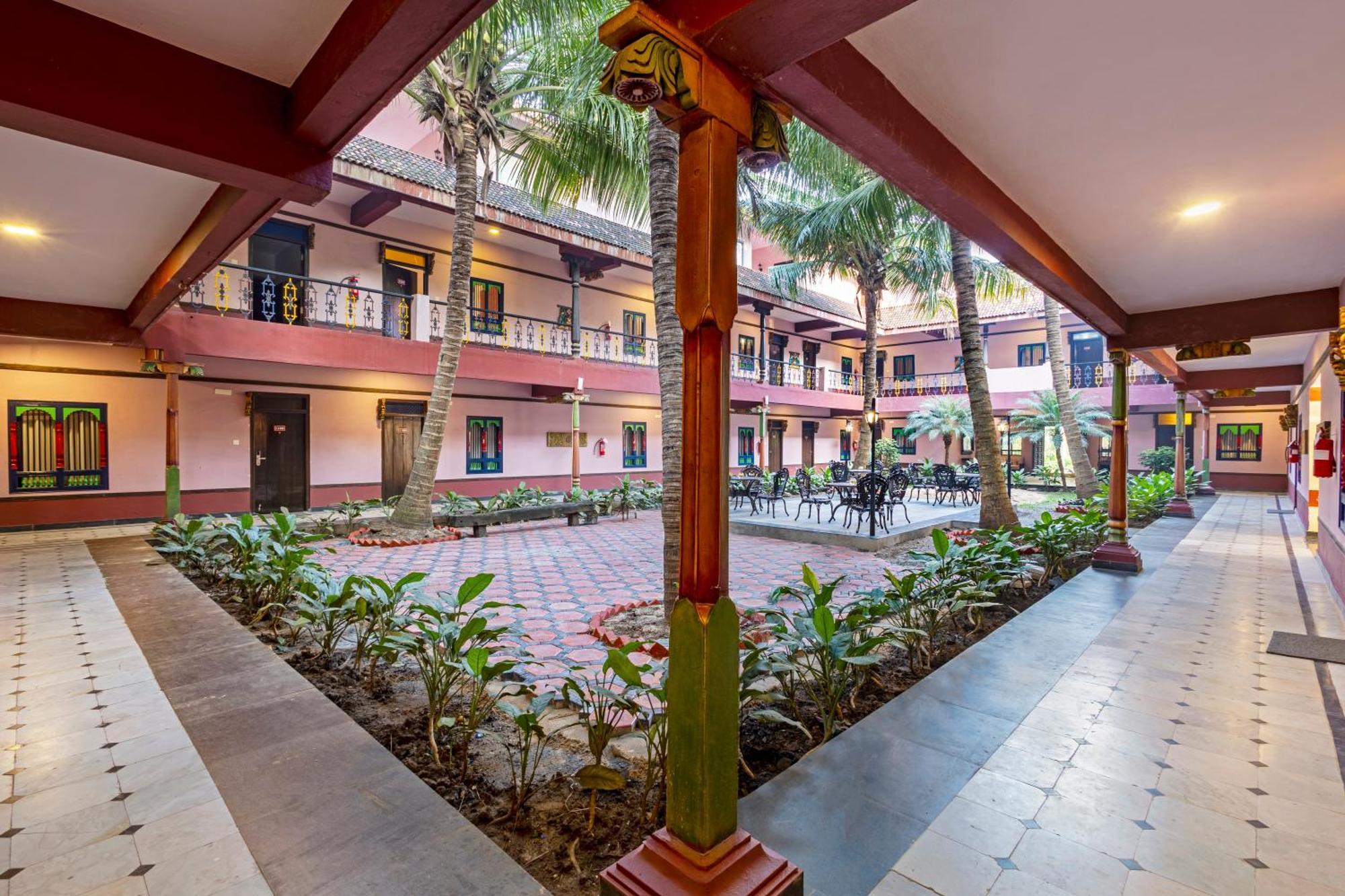 Sterling Palavelli Godavari Hotel Rāzole Exterior photo