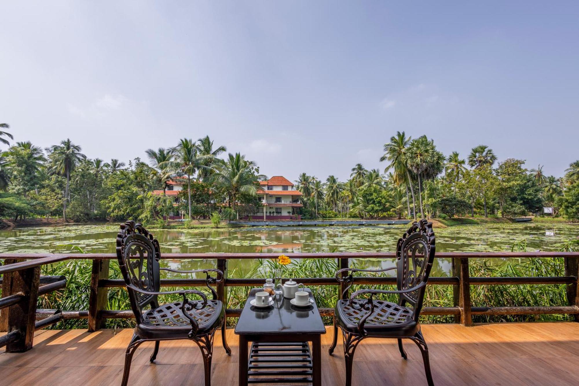 Sterling Palavelli Godavari Hotel Rāzole Exterior photo