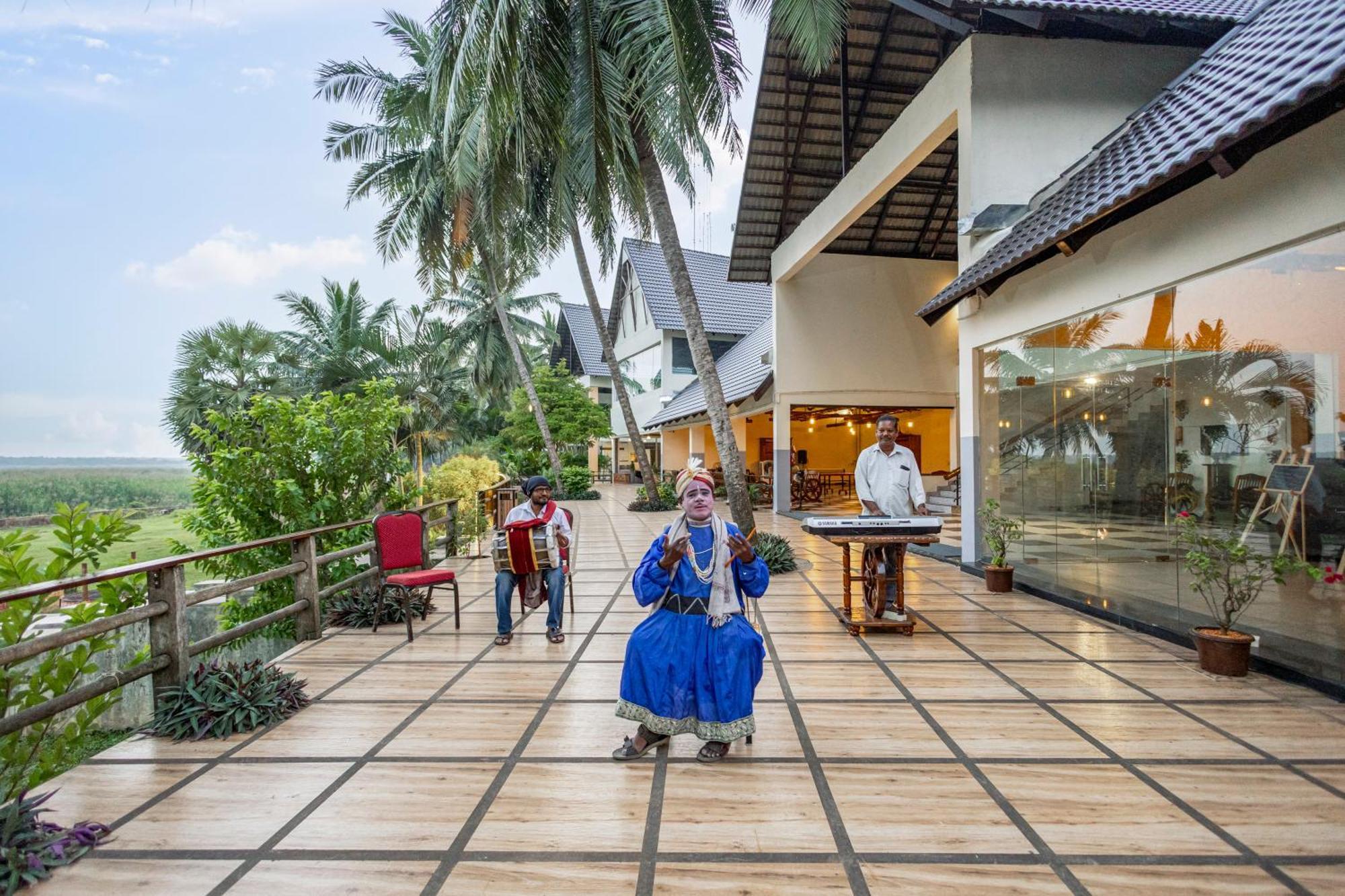 Sterling Palavelli Godavari Hotel Rāzole Exterior photo