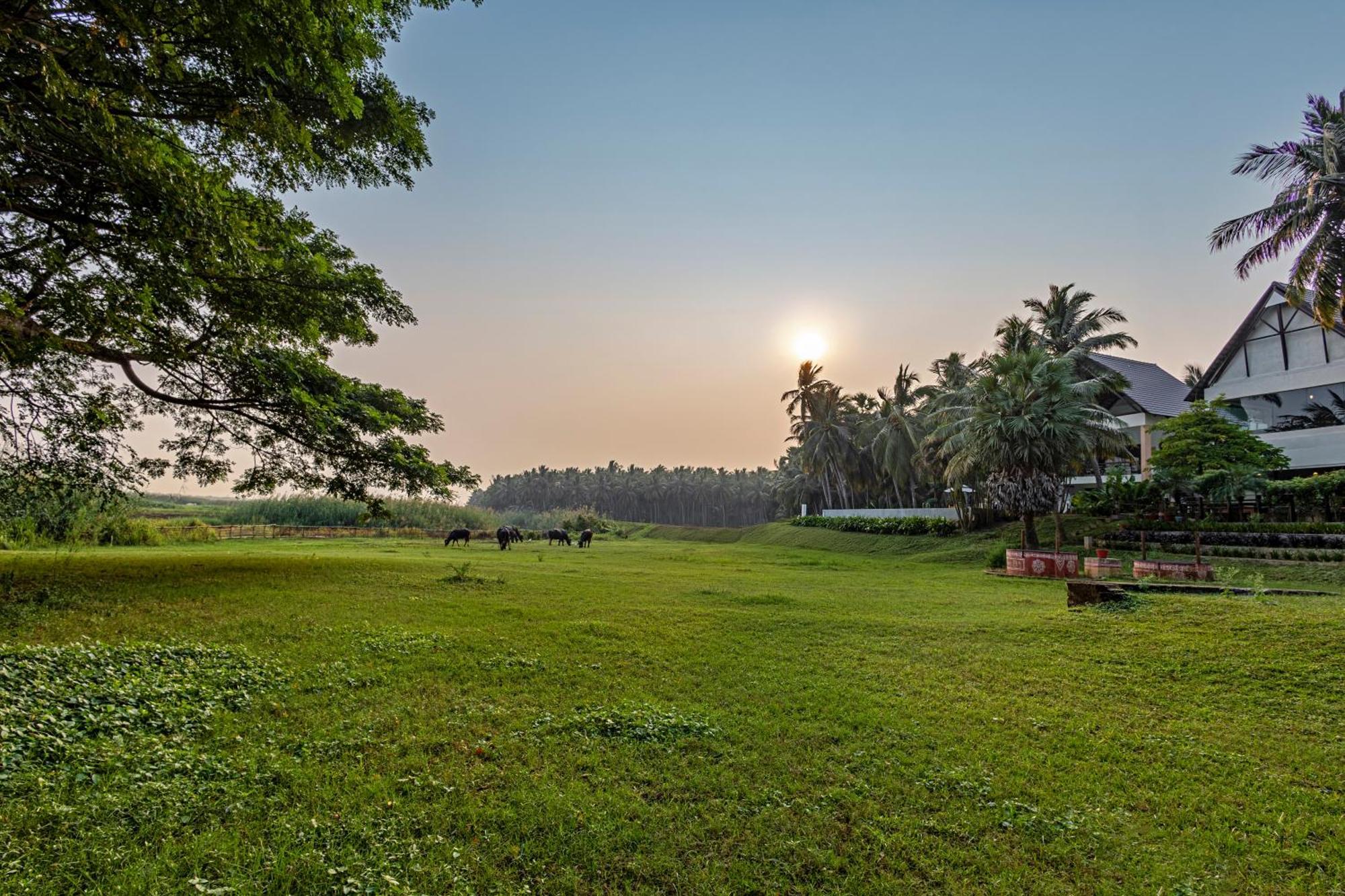 Sterling Palavelli Godavari Hotel Rāzole Exterior photo